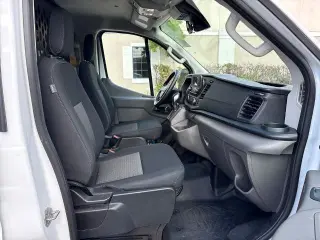 Ford Transit 2025 250 3 puertas SWB Techo Bajo Furgón de Carga