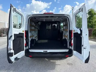 Ford Transit 2025 250 3 puertas SWB Techo Bajo Furgón de Carga