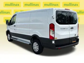 Ford Transit 2025 250 3 puertas SWB Techo bajo Furgón de carga