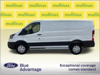 Ford Transit 2025 250 3 puertas SWB Techo bajo Furgón de carga