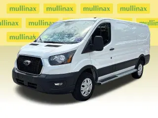 Ford Transit 2025 250 3 puertas SWB Techo bajo Furgón de carga