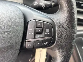 Ford Transit 2025 250 3 puertas SWB Techo bajo Furgón de carga
