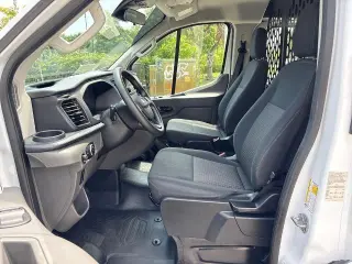 Ford Transit 2025 250 3 puertas SWB Techo bajo Furgón de carga