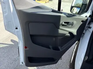 Ford Transit 2025 250 3DR LWB Techo Bajo Furgón de Carga