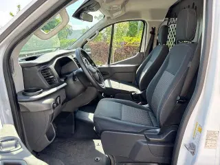 Ford Transit 2025 250 3DR LWB Techo Bajo Furgón de Carga
