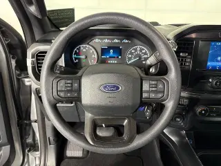 Ford F-150 2023 4x4 XL 4 puertas SuperCrew 5.5 pies. SB