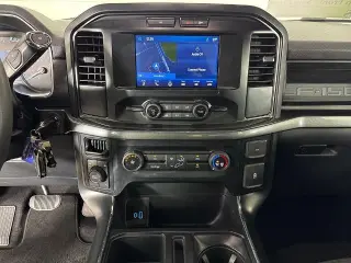 Ford F-150 2023 4x4 XL 4 puertas SuperCrew 5.5 pies. SB