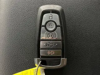 Ford F-150 2022 4x4 Lariat 4 puertas SuperCrew 6.5 pies SB