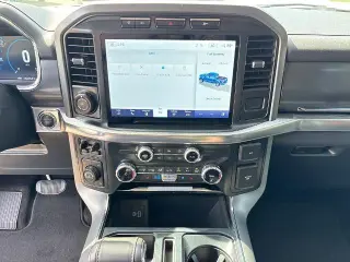 Ford F-150 2022 4x4 Lariat 4 puertas SuperCrew 5.5 pies. Caja corta