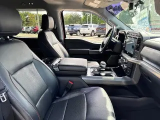 Ford F-150 2022 4x4 Lariat 4 puertas SuperCrew 5.5 pies. Caja corta