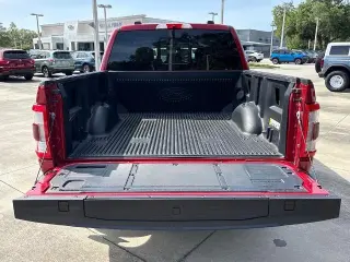 Ford F-150 2022 4x4 Lariat 4 puertas SuperCrew 5.5 pies. Caja corta