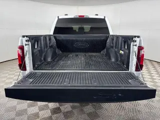 Ford F-150 2025 4x4 STX 4 puertas SuperCrew 5.5 pies. SB