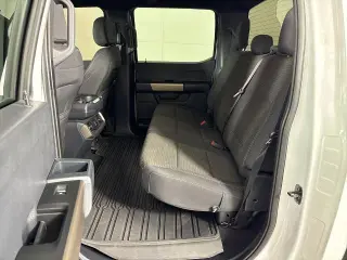 Ford F-150 2025 4x4 STX 4 puertas SuperCrew 5.5 pies. SB