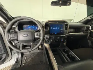Ford F-150 2025 4x4 STX 4 puertas SuperCrew 5.5 pies. SB