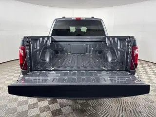 Ford F-150 2025 4x4 XLT 4 puertas SuperCrew 5.5 pies. SB
