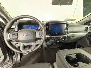 Ford F-150 2025 4x4 XLT 4 puertas SuperCrew 5.5 pies. SB