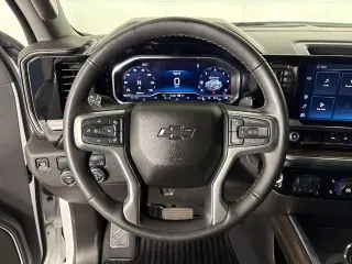 Chevrolet Silverado 1500 2025 4x2 RST 4 puertas Cabina Crew 5.8 pies. Caja corta