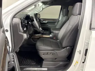 Chevrolet Silverado 1500 2025 4x2 RST 4 puertas Cabina Crew 5.8 pies. Caja corta