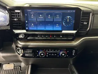 Chevrolet Silverado 1500 2025 4x2 RST 4 puertas Cabina Crew 5.8 pies. Caja corta