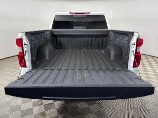 Chevrolet Silverado 1500 2025 4x2 RST 4 puertas Cabina Crew 5.8 pies. Caja corta