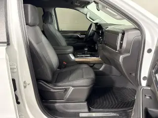 Chevrolet Silverado 1500 2025 4x2 RST 4 puertas Cabina Crew 5.8 pies. Caja corta
