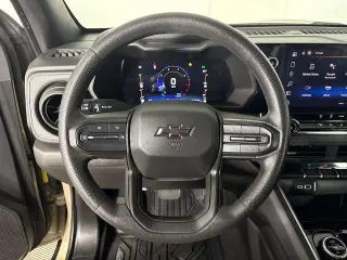 Chevrolet Colorado 2023 4x4 Trail Boss 4 puertas Cabina Crew 5 pies. SB