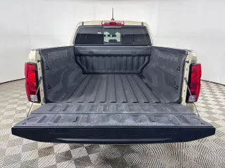 Chevrolet Colorado 2023 4x4 Trail Boss 4 puertas Cabina Crew 5 pies. SB