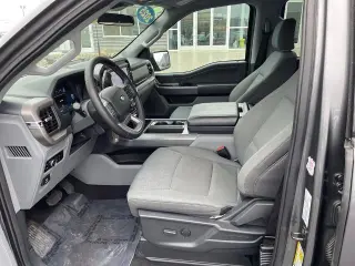 Ford F-150 2025 4x4 XLT 4 puertas SuperCrew 5.5 pies. Caja corta