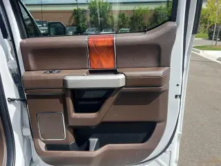 Ford F-150 2019 4x4 King Ranch 4 puertas SuperCrew 5.5 pies. SB