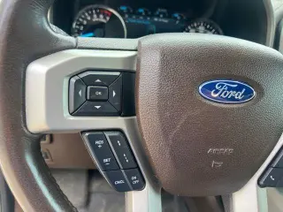 Ford F-150 2019 4x4 King Ranch 4 puertas SuperCrew 5.5 pies. SB