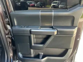 Ford F-150 2020 4x4 XLT 4 puertas SuperCrew 5.5 pies. SB