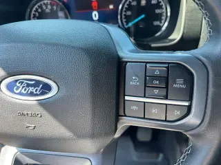 Ford F-150 2023 4x4 XLT 4 puertas SuperCrew 5.5 pies. SB