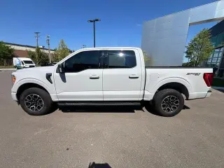 Ford F-150 2023 4x4 XLT 4 puertas SuperCrew 5.5 pies. SB
