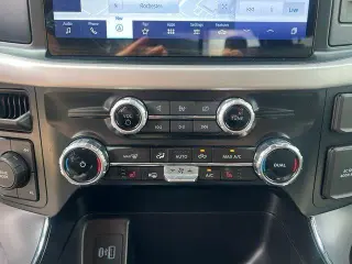 Ford F-150 2023 4x4 XLT 4 puertas SuperCrew 5.5 pies. SB