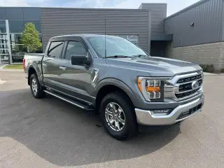 Ford F-150 2023 4x4 XLT 4 puertas SuperCrew 5.5 pies. SB