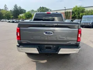 Ford F-150 2023 4x4 XLT 4 puertas SuperCrew 5.5 pies. SB