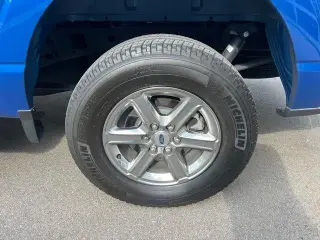Ford F-150 2024 4x4 XLT 4 puertas SuperCrew 5.5 pies. SB