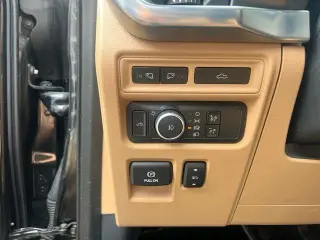 Ford F-150 2021 4x4 Lariat 4 puertas SuperCrew 6.5 pies. SB