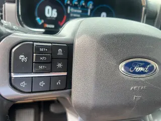 Ford F-150 2021 4x4 Lariat 4 puertas SuperCrew 6.5 pies. SB