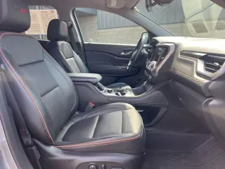 GMC Acadia 2023 4x4 AT4 4 puertas SUV