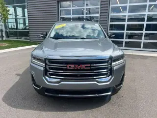 GMC Acadia 2023 4x4 AT4 4 puertas SUV