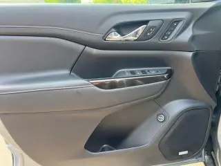 GMC Acadia 2023 4x4 AT4 4 puertas SUV