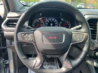 GMC Acadia 2023 4x4 AT4 4 puertas SUV