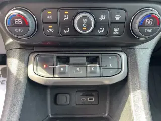 GMC Acadia 2023 4x4 AT4 4 puertas SUV