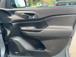GMC Acadia 2023 4x4 AT4 4 puertas SUV