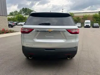 Chevrolet Traverse 2018 LS 4 puertas SUV con 1LS