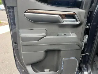 GMC Sierra 1500 2023 4x4 Elevation Standard 4 puertas Doble Cabina 1.98 m (6.6 pies) Caja Corta