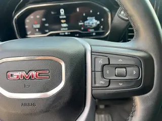 GMC Sierra 1500 2023 4x4 Elevation Standard 4 puertas Doble Cabina 1.98 m (6.6 pies) Caja Corta
