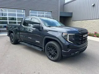 GMC Sierra 1500 2023 4x4 Elevation Standard 4 puertas Doble Cabina 1.98 m (6.6 pies) Caja Corta