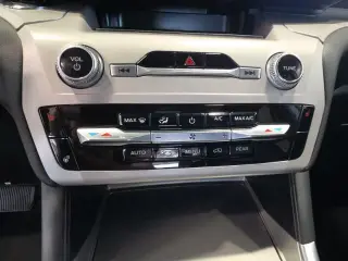 Ford Explorer 2024 AWD XLT 4 puertas SUV